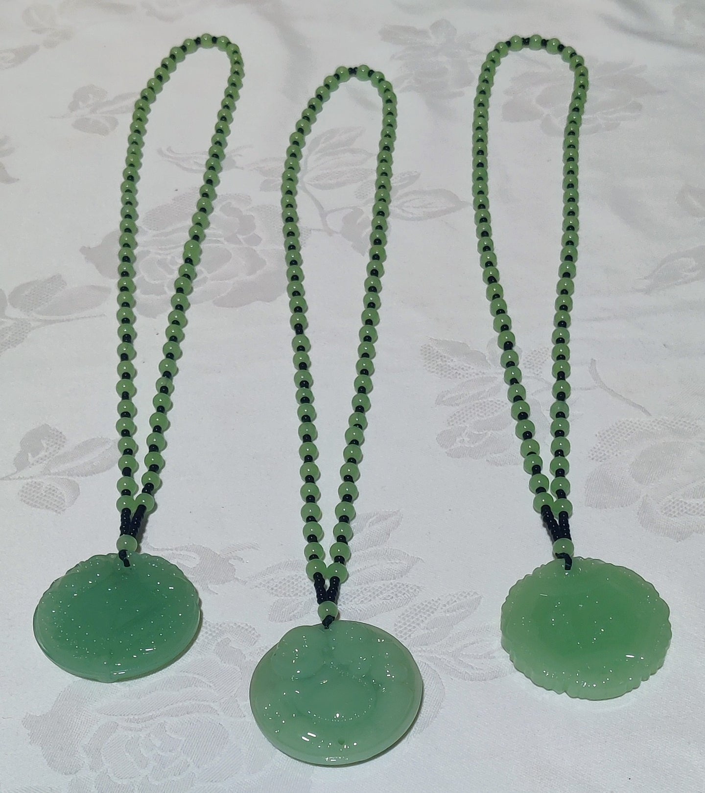 Collier résine imitation jade (D 4,80 cm)
