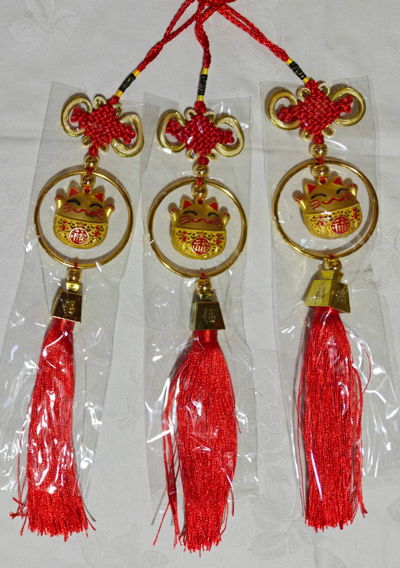 Accrochage noeud chinois chat (6,00 x 30,00 cm)