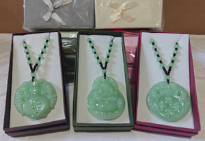 Collier en résine imitation jade 花瓶 , 佛像 , 出入平安 (5,00 x 5,00 cm)