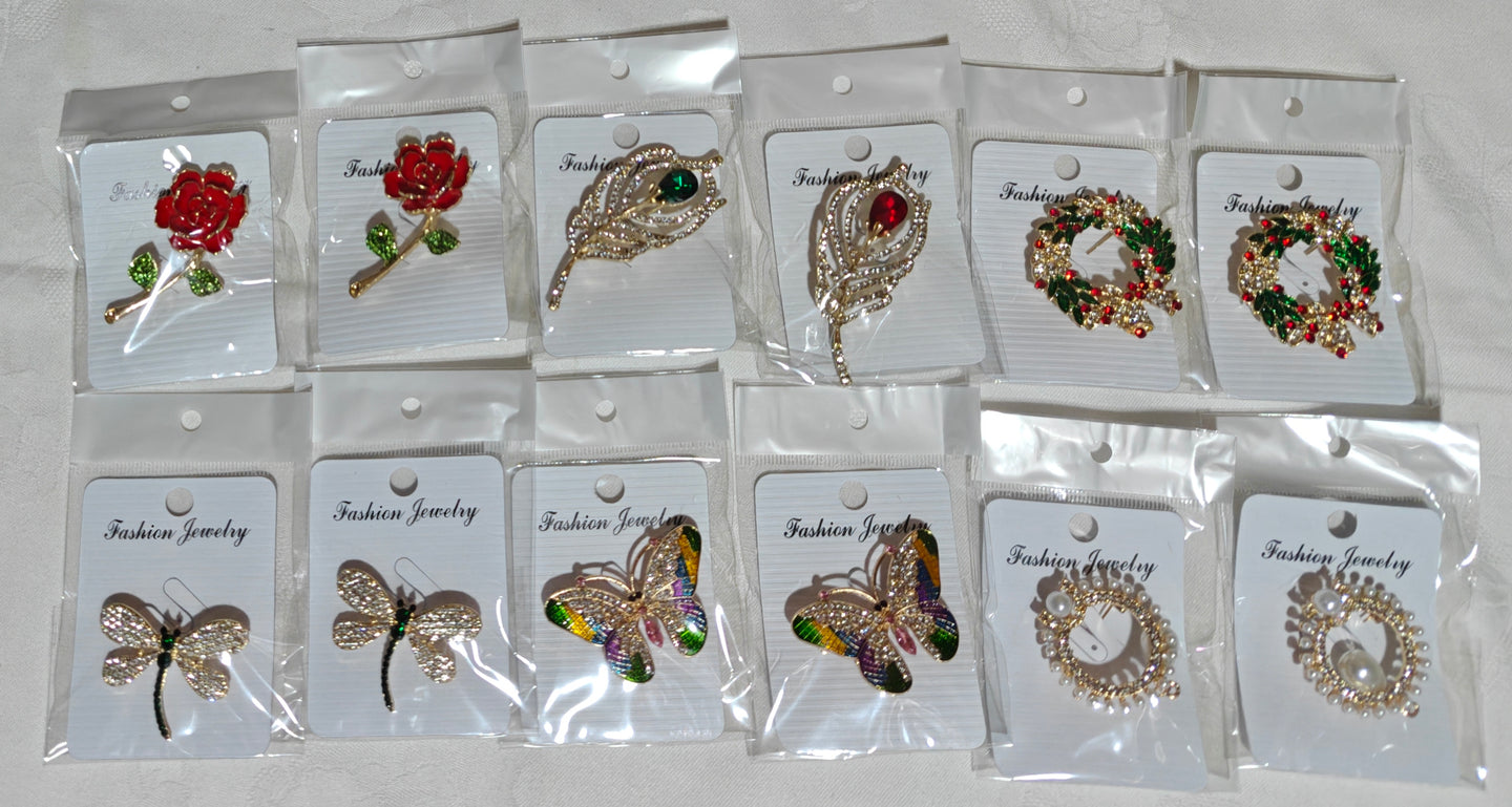 Broche métallique rose, papillon . . . 2,50 - 4,50cm (款式如照片混装胸针)