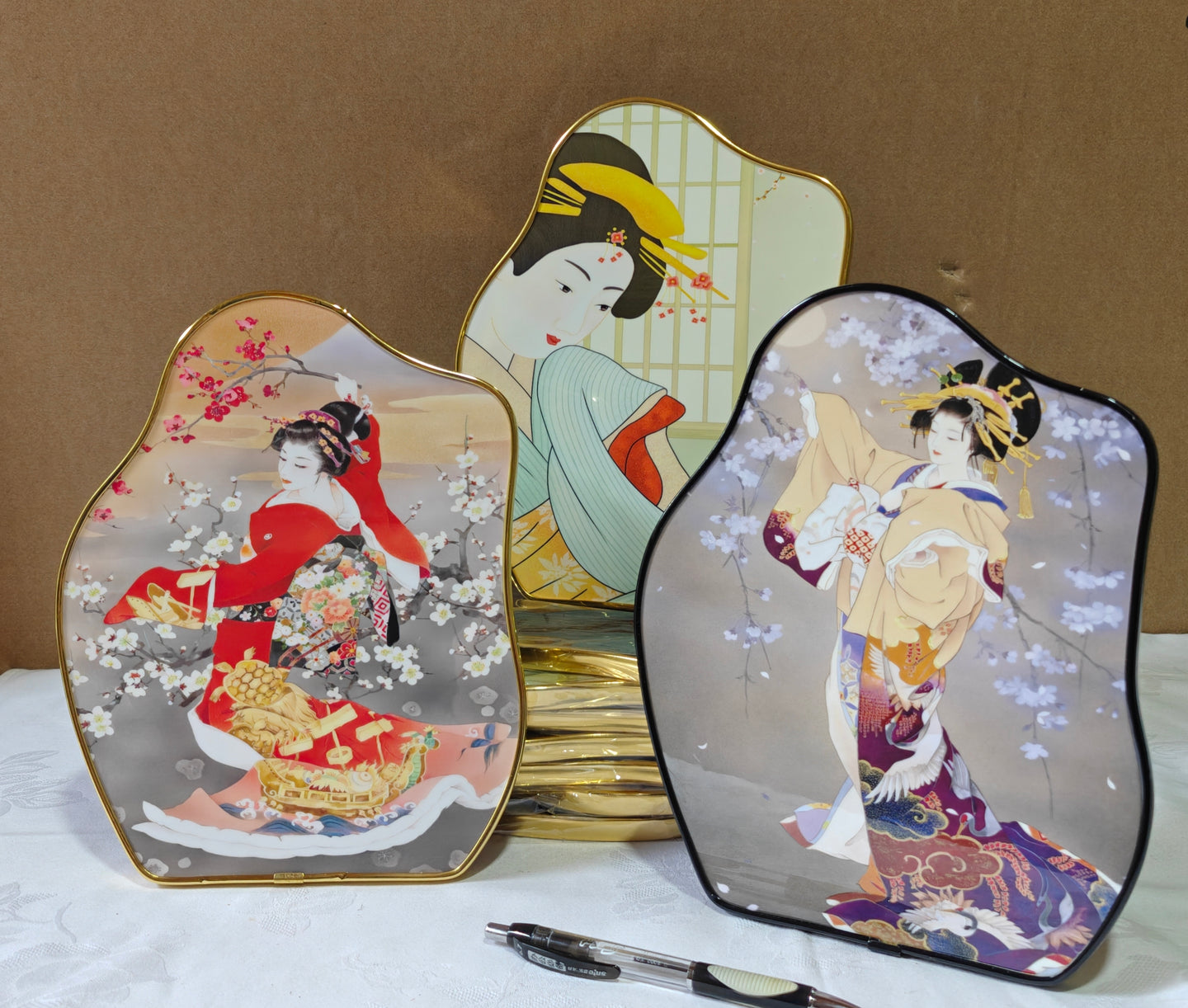 Tableau décoratif femme japonaise 19.50 x 24,50 cm