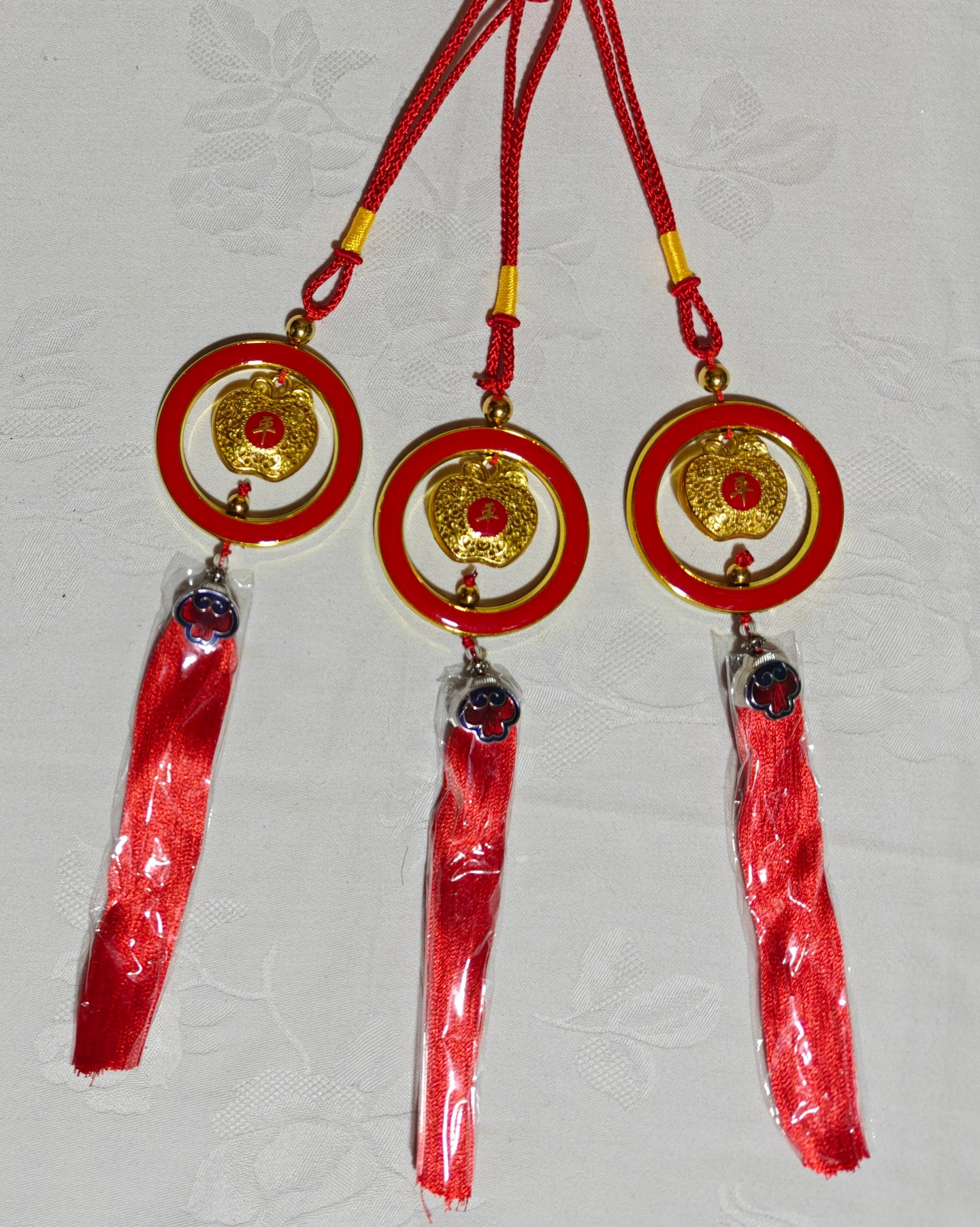 Accrochage forme de pomme en alliage (5,50 x 30,00 cm)