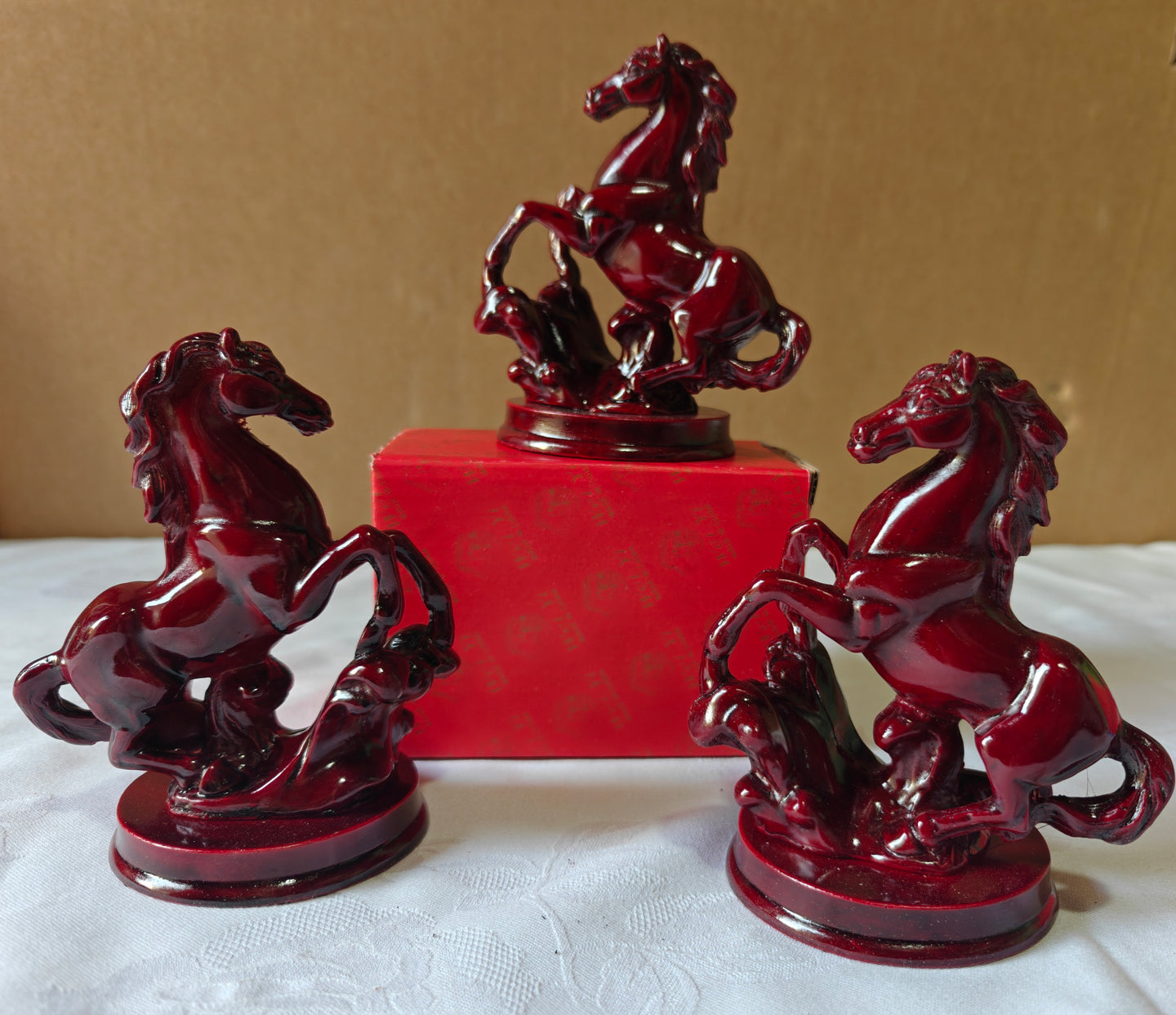 Statue de cheval en résine 12,50x9,50cm