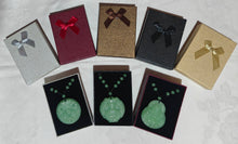 Collier avec médaillon en résine (D 5,00 cm)