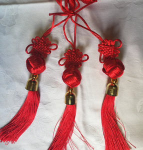 Accrochage de nœud rouge (3 x 20 cm)