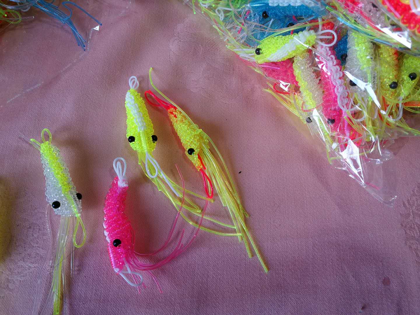 Accrochage scoubidou en forme de crevette en plastique