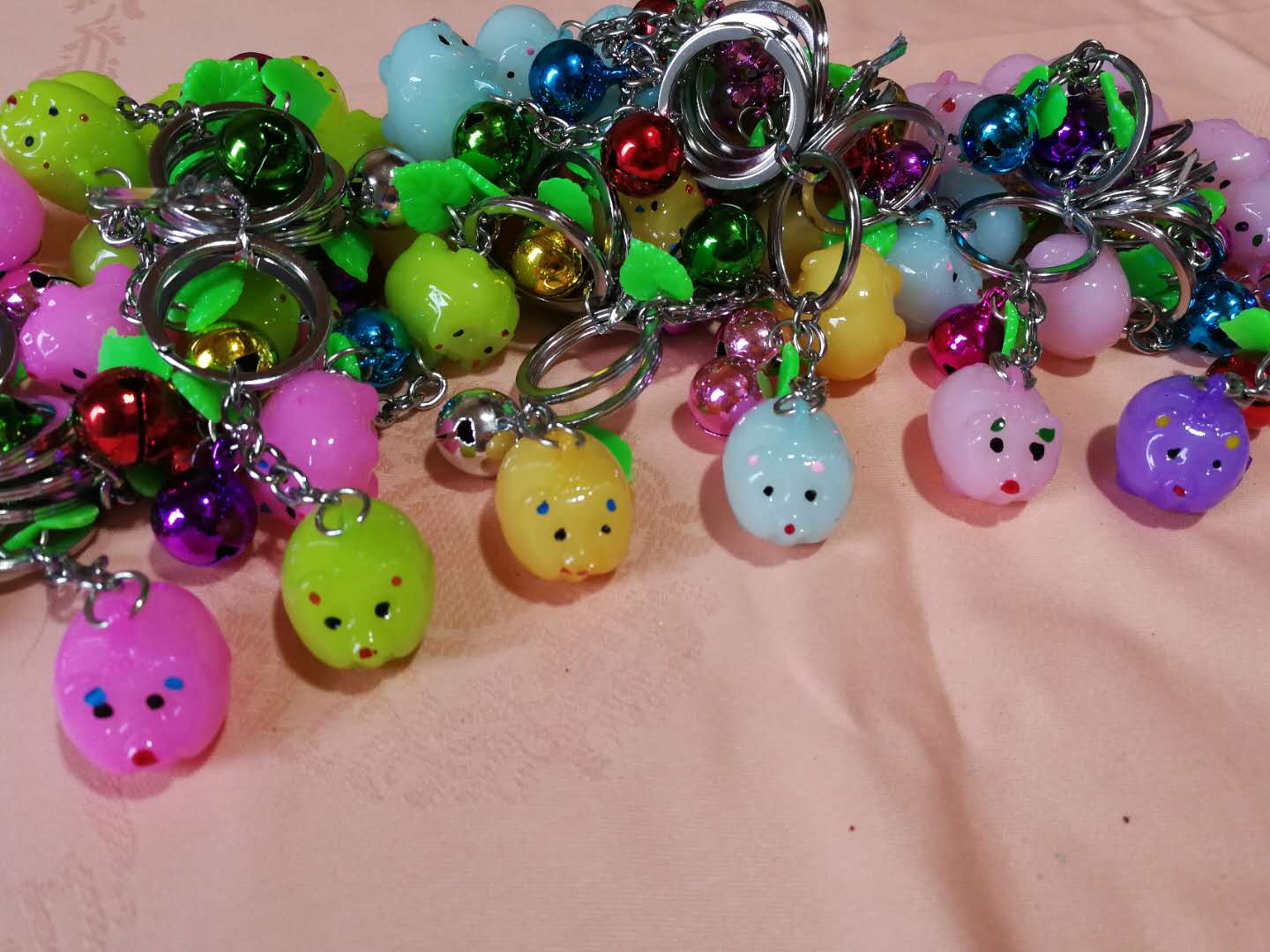 Porte-clés cochon en résine (2,00 x 3,00 cm)