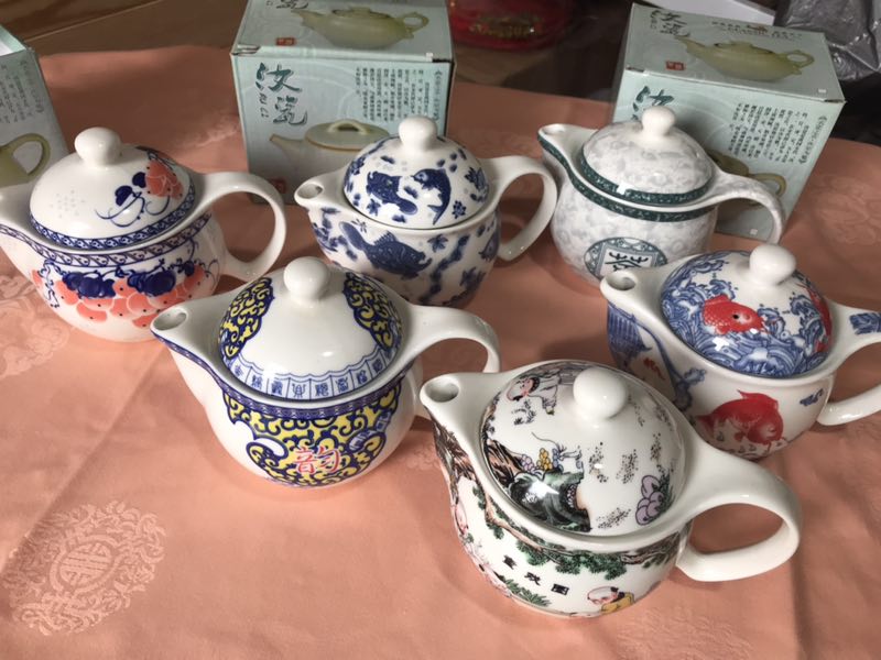 Théière en porcelaine