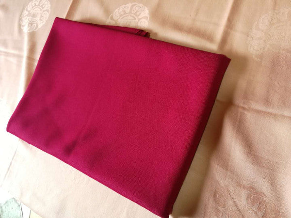 Nappe bordeaux 100% polyester (130 x 180 cm)