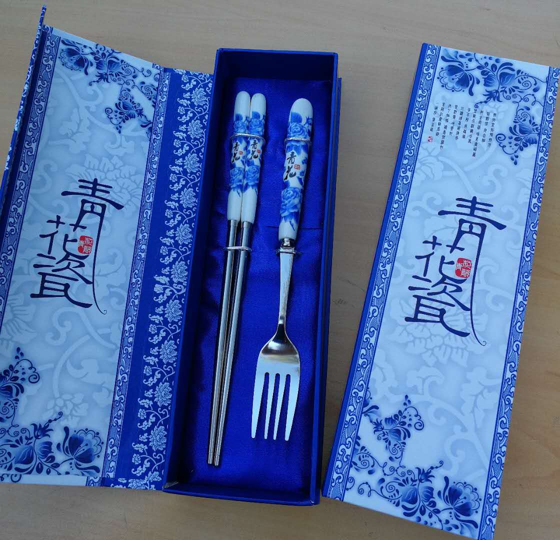 Set de couverts traditionnels (7,80 x 25,30 cm)