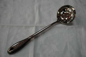 Ecumoire de cuisine en inox