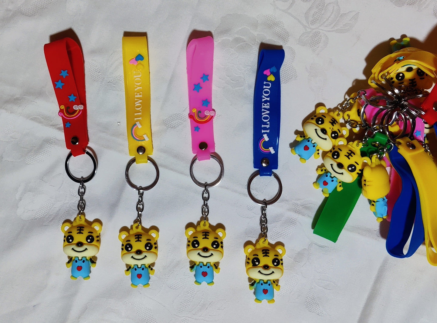 Porte-clés tigre jaune en caoutchouc (3,50 x 5,50 cm)