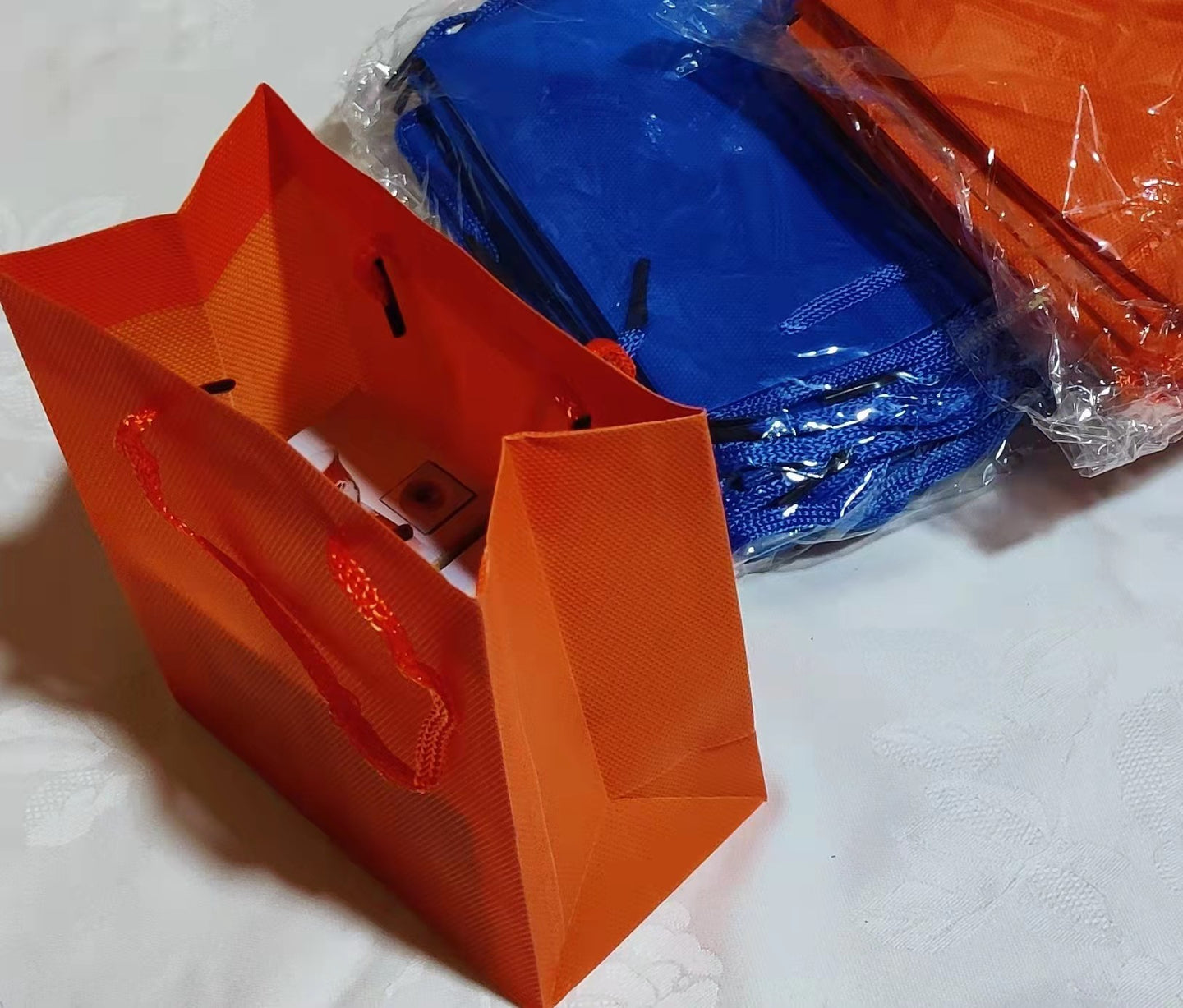Sac à cadeau en plastique (11,50 x 14,00 x 6,50 cm)