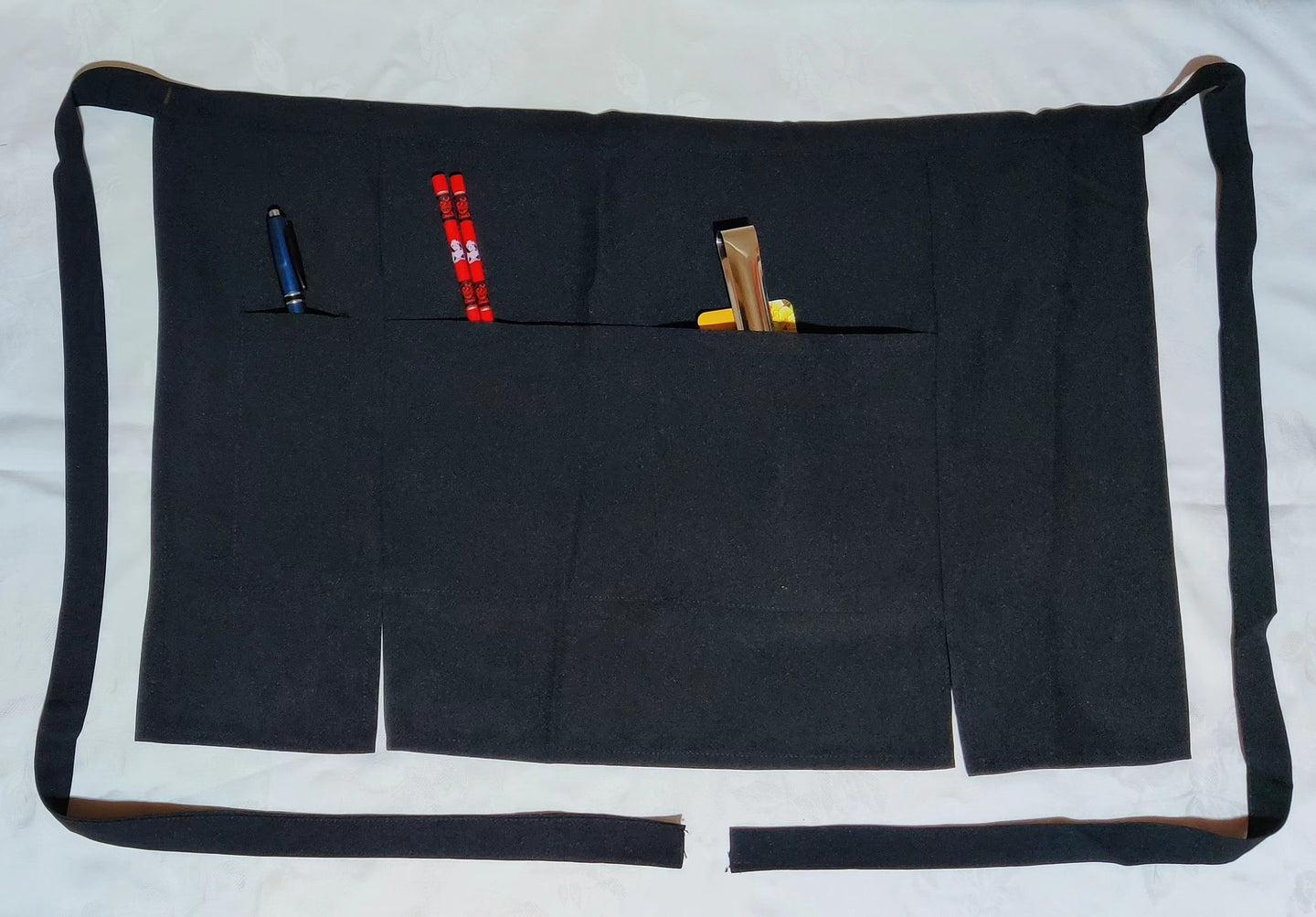 Tablier noir avec 3 poches (60,00 x 40,00 cm)