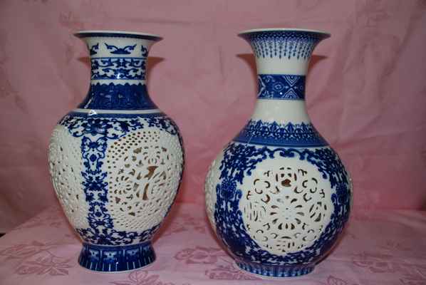 Vase ajouré en porcelaine 28 cm
