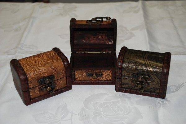 Coffret à bijoux en bois (8 x 5.50 x 6 cm)